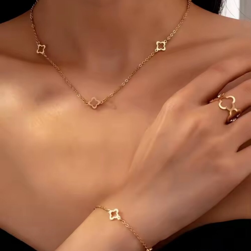 Clover stainless steel necklace set